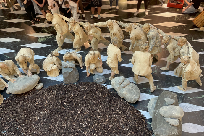 Theater Titanick bei der Aufführung von STEINZEIT HAUTNAH in den Münster Arkaden. Theater Titanick bei der Aufführung von STEINZEIT HAUTNAH in den Münster Arkaden.
